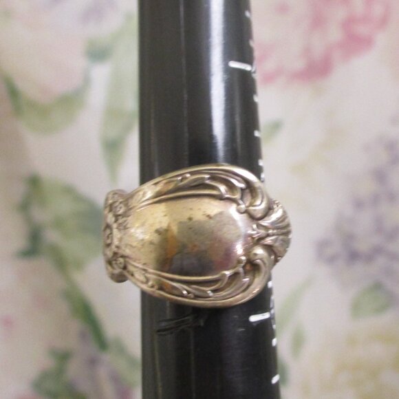 Vintage INTERNATIONAL SILVER Spoon Ring ~ HERITAGE Pattern Spoon Bypass Ring - Picture 6 of 10